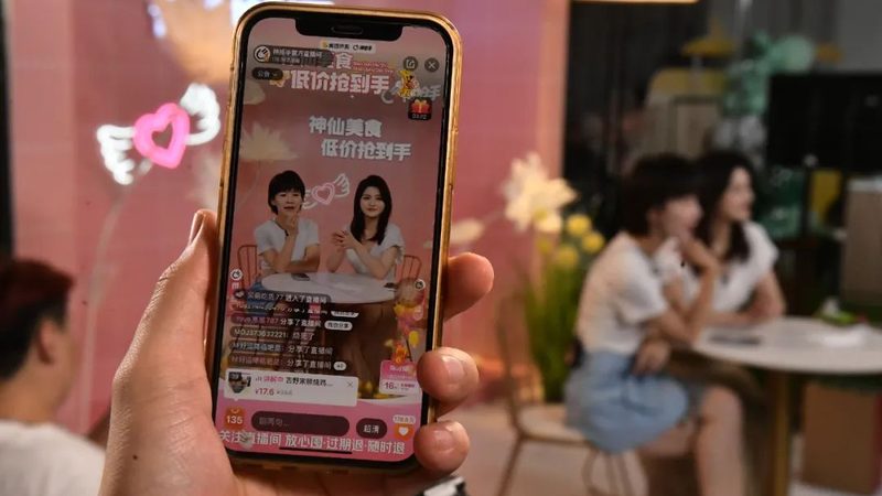 在正式进行别墅开荒保洁施工之前，首先要做好充分的准备工作。这包括：